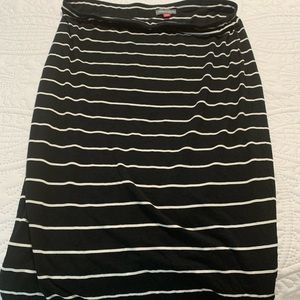 Vince Camuto knee length skirt